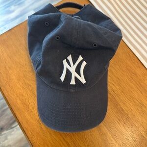 47 Brand Dark Blue Cap with New York Yankees Logo